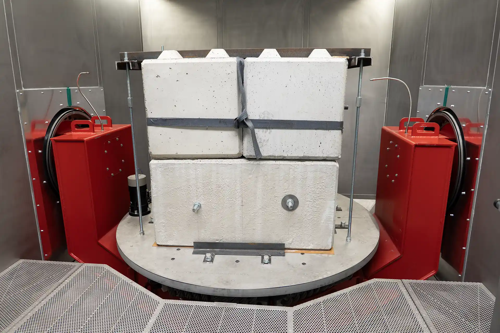 Mars05 - Automated metal depowdering of extremly large parts